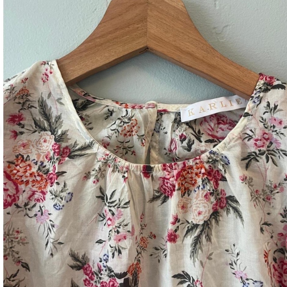 NWT Karlie Ivory Floral Ruffle Sleeve Blouse. Size Small - Picture 2 of 6